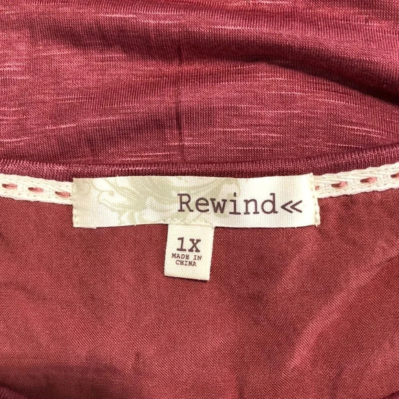 REWIND Lace Front Top - Picture 4 of 5